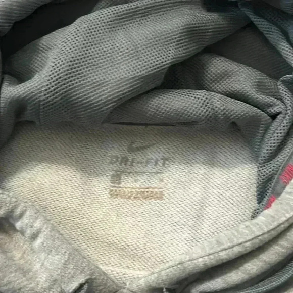 Women’s nike dri-fit hooded sweatshirt. Read description Size medium - Picture 5 of 7